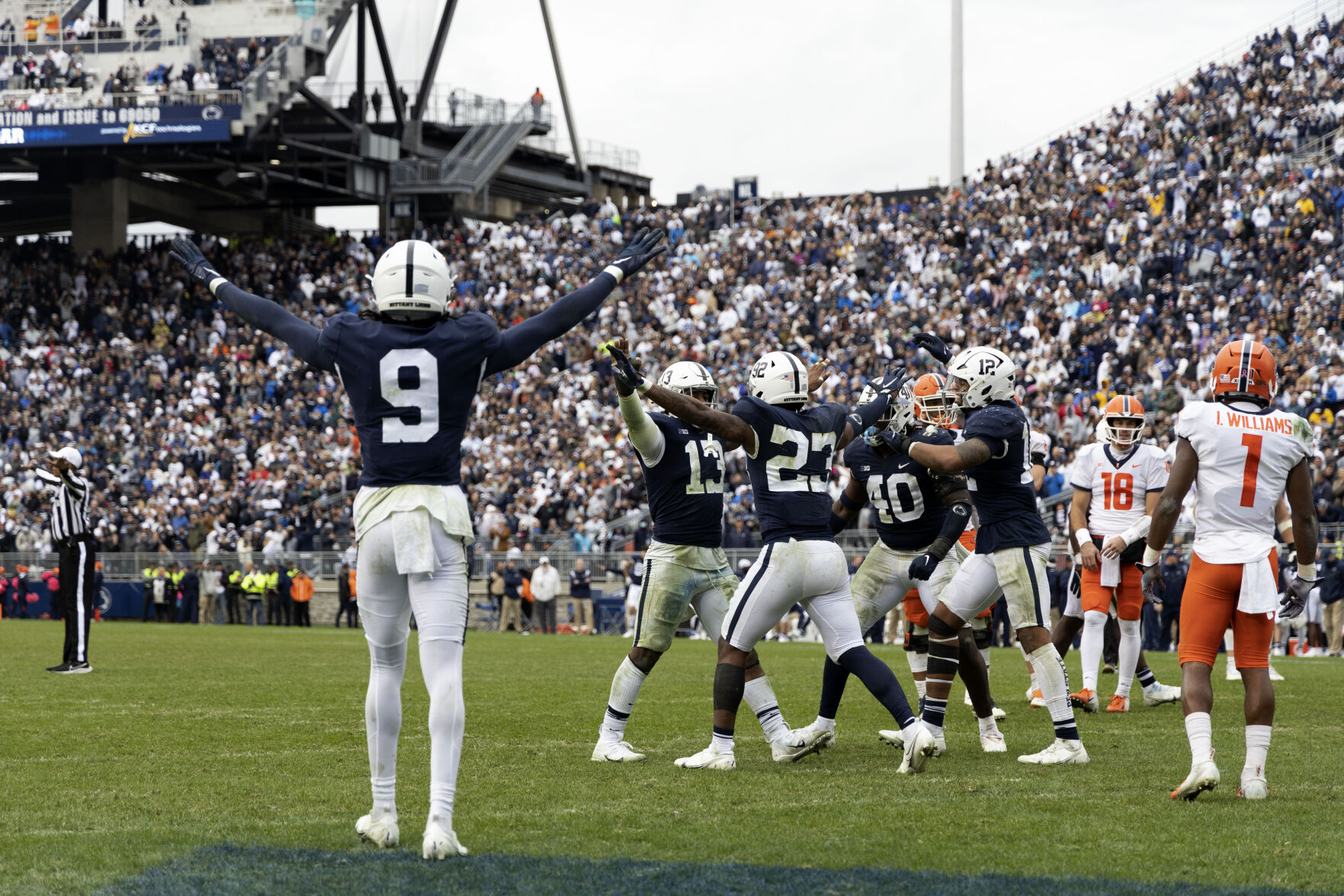 Penn State football vs. Illinois, defense celebration